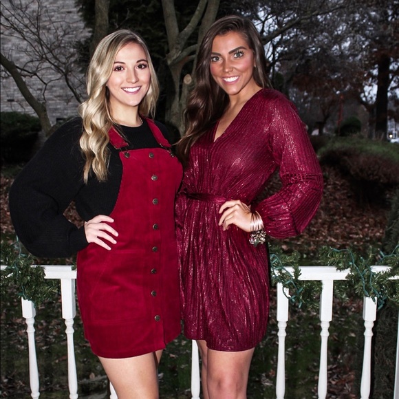 Vici Dresses & Skirts - Long sleeve maroon dress